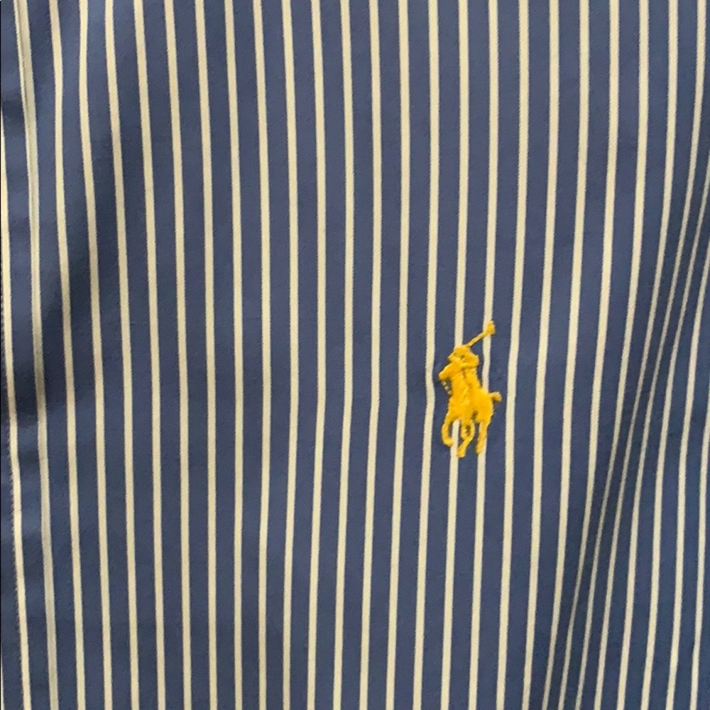 Men’s Polo Button Down Size M